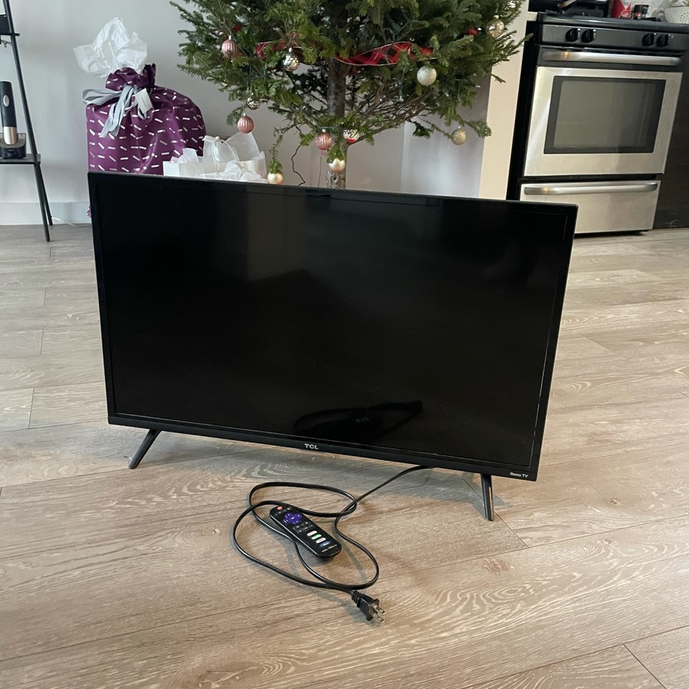 TCL 32-inch 1080p Roku Smart LED TV